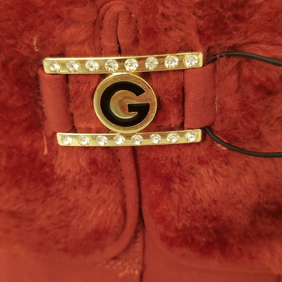 NWT GBG Red Faux Fur Size 6.5 - Picture 3 of 5